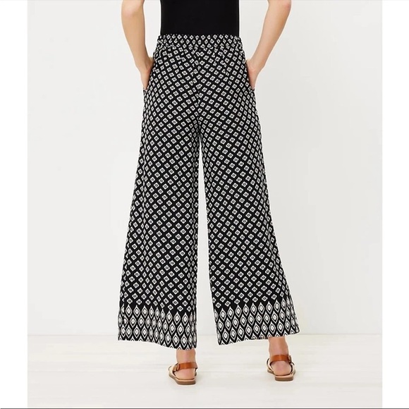 LOFT Wide Leg Pants The Pull On Black White Geometric Cropped Small Petite - Picture 3 of 13